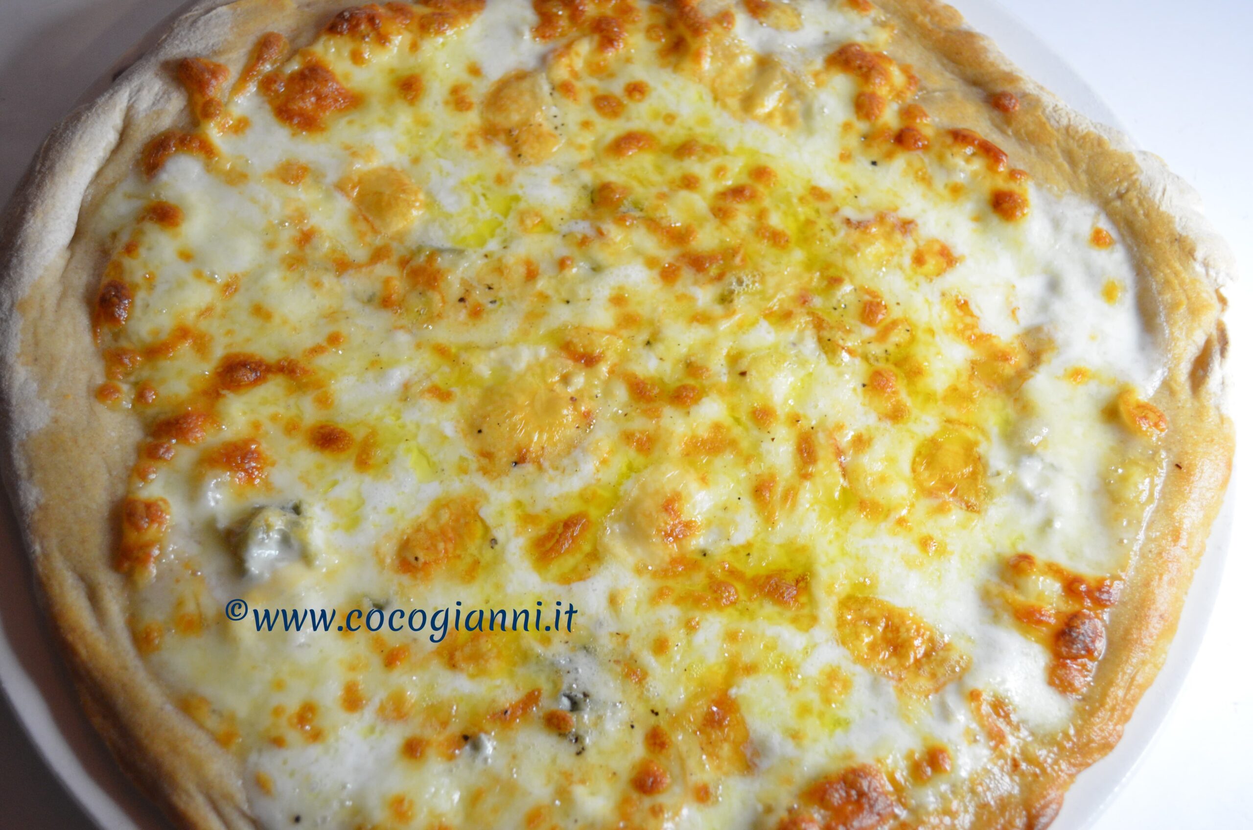 Pizza ai 4 formaggi 1